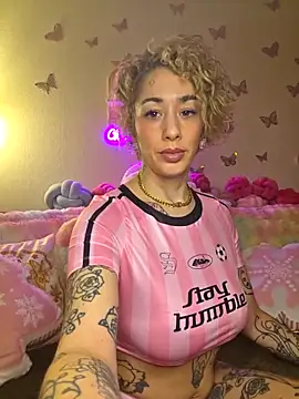 Chachou000 online show from December 2025 07:09:01 PM