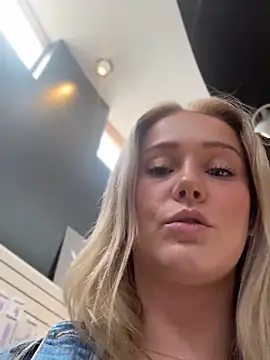 lexi luv online show from March 2025 08:00:02 PM