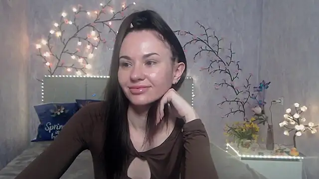 Snapshot of KaraCriegs chatting on April 2026 03:02:01 AM KaraCriegs online show from April 2026 03:02:01 AM