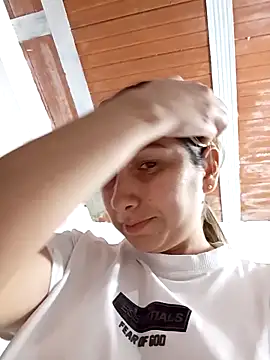 Iris love18 online show from November 2025 04:40:02 PM