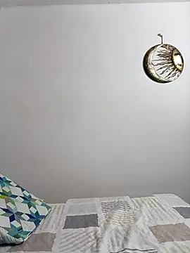 Iris love18 online show from November 2025 12:25:01 PM