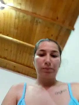 Iris love18 online show from December 2025 02:24:01 PM