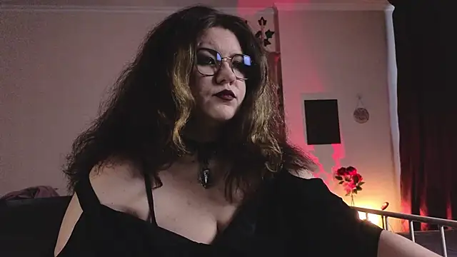 Snapshot of Laura_Karamazov chatting on February 2026 11:03:01 AM Laura Karamazov online show from February 2026 11:03:01 AM