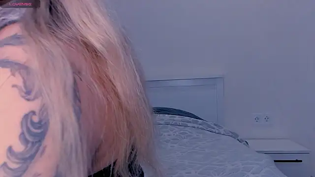 MeowRinnie online show from September 2025 10:48:01 AM