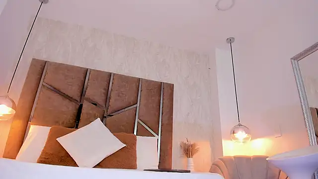 Martinaa Jones  online show from February 2026 12:26:01 PM