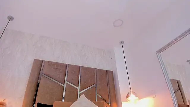 Martinaa Jones  online show from March 2026 12:53:01 PM