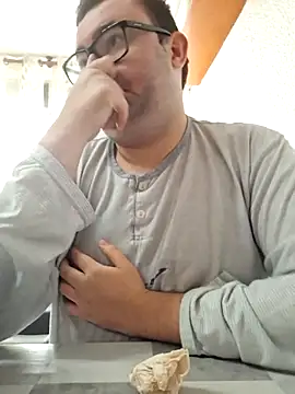 Javier bear online show from November 2025 09:13:02 AM