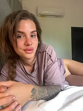 EmiliaCatalina online show from January 2025 07:07:01 PM