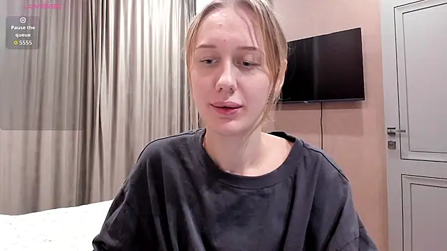 Mika Ray online show from December 2025 11:21:02 PM