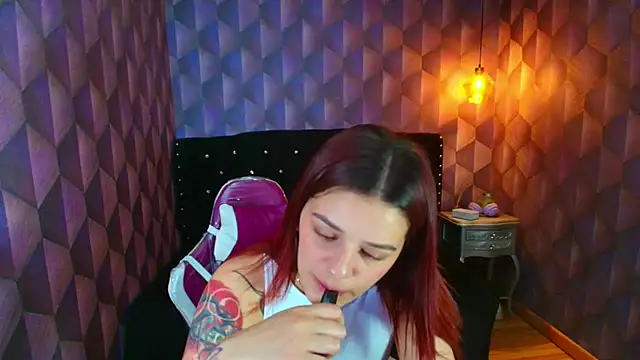 LiaHarryis online show from November 2025 05:12:01 PM