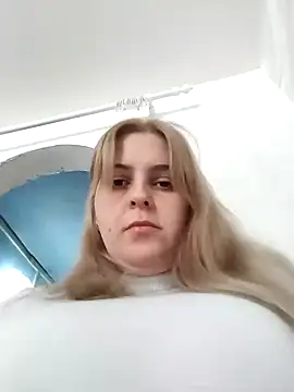 Lady nice cat online show from March 2025 07:56:02 AM