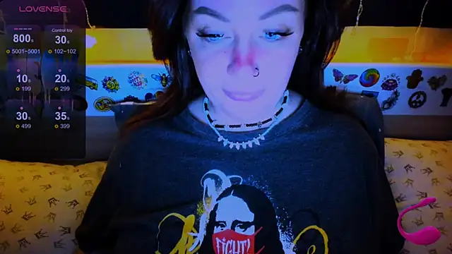 EllieOz online show from March 2025 06:07:01 PM