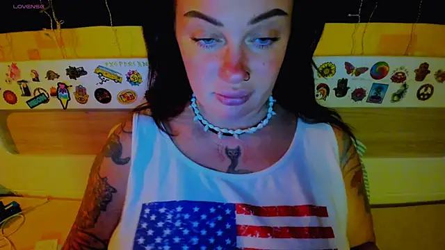 EllieOz online show from October 2025 04:40:02 PM