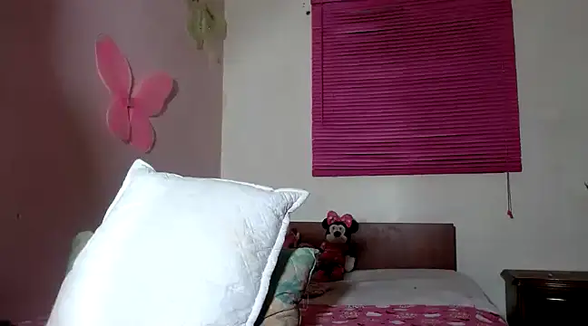 Snapshot of hazisabel chatting on December 2024 02:42:02 AM hazisabel online show from December 2024 02:42:02 AM