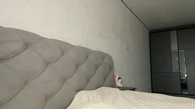 GracefulCharm online show from January 2025 07:25:01 AM