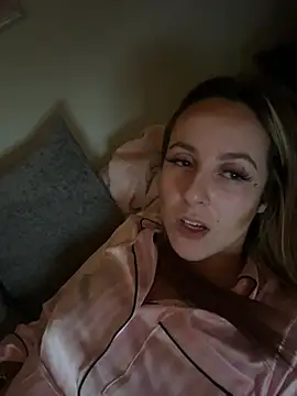 Snapshot of Miss_emilee chatting on December 2024 11:38:02 PM Miss emilee online show from December 2024 11:38:02 PM