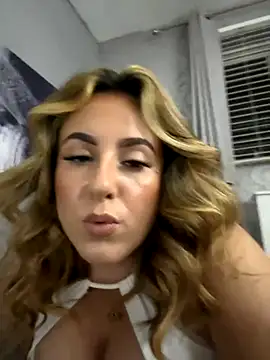 Snapshot of Miss_emilee chatting on October 2025 09:44:02 PM Miss emilee online show from October 2025 09:44:02 PM