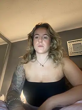 Snapshot of Miss_emilee chatting on October 2025 09:13:02 PM Miss emilee online show from October 2025 09:13:02 PM