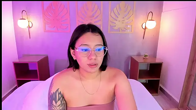 Snapshot of majo_rosse_ chatting on September 2025 11:32:02 PM majo rosse online show from September 2025 11:32:02 PM