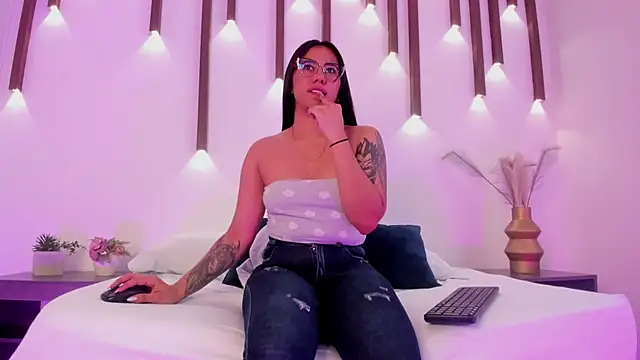 Snapshot of majo_rosse_ chatting on February 2026 07:32:02 PM majo rosse online show from February 2026 07:32:02 PM