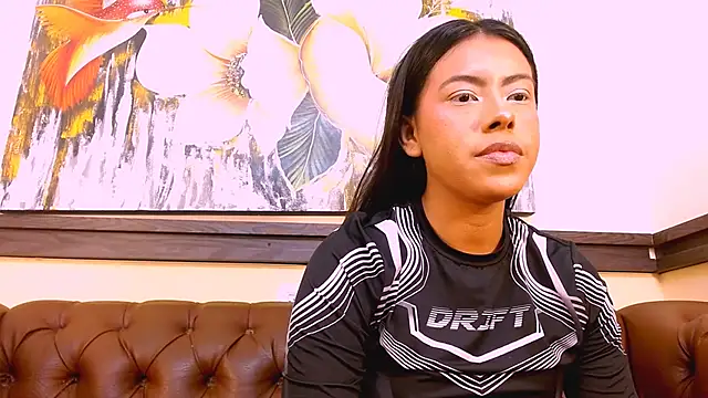 VeronicaRobles online show from November 2025 05:25:01 PM