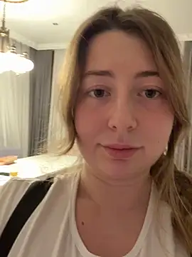 curvyflawless online show from November 2025 05:57:01 PM