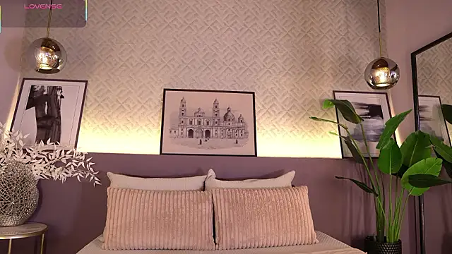 ElleDiane online show from January 2026 12:25:01 AM