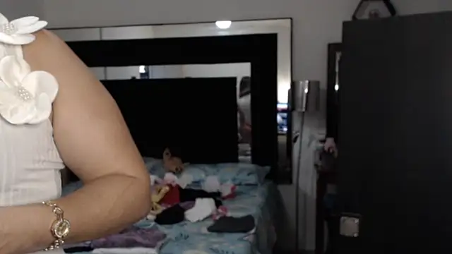 CATRINA-83 online show from April 2026 11:31:02 PM