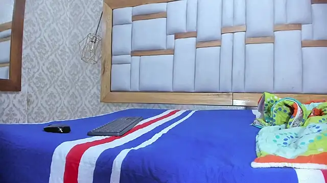 arl chloee online show from November 2025 03:07:01 AM