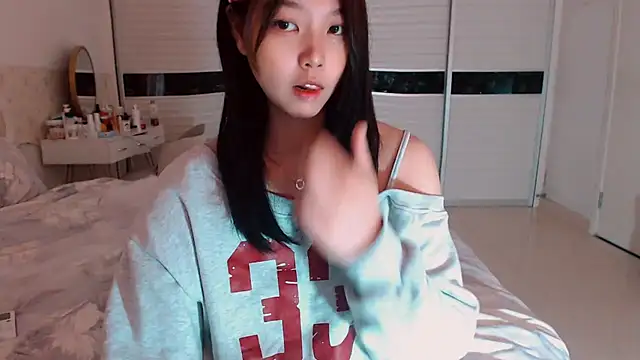 -Lucky Girl online show from October 2025 03:32:01 AM