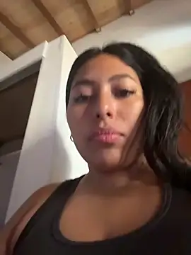 emmyjhonson07 online show from December 2025 02:03:01 PM