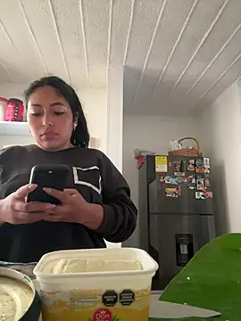 emmyjhonson07 online show from February 2026 12:56:01 PM