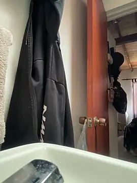 emmyjhonson07 online show from March 2026 02:12:01 PM