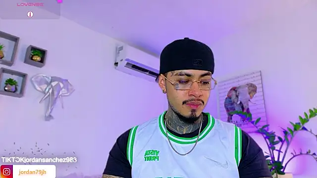 JordanSmiith  online show from March 2026 09:04:02 PM