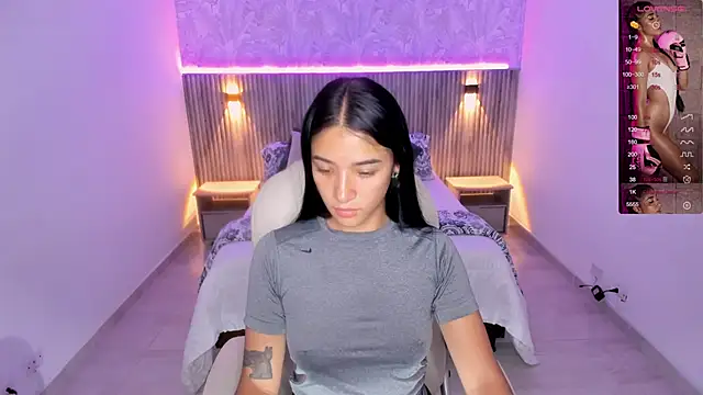 Snapshot of Antonella_Grayy chatting on February 2025 11:04:01 AM Antonella Grayy online show from February 2025 11:04:01 AM