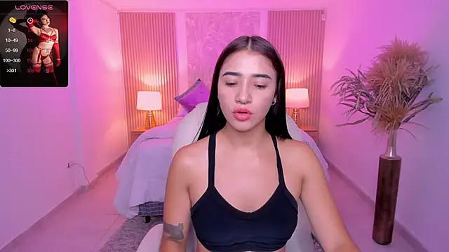 Snapshot of Antonella_Grayy chatting on October 2025 11:06:01 AM Antonella Grayy online show from October 2025 11:06:01 AM