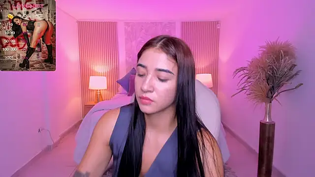 Snapshot of Antonella_Grayy chatting on October 2025 11:07:01 AM Antonella Grayy online show from October 2025 11:07:01 AM