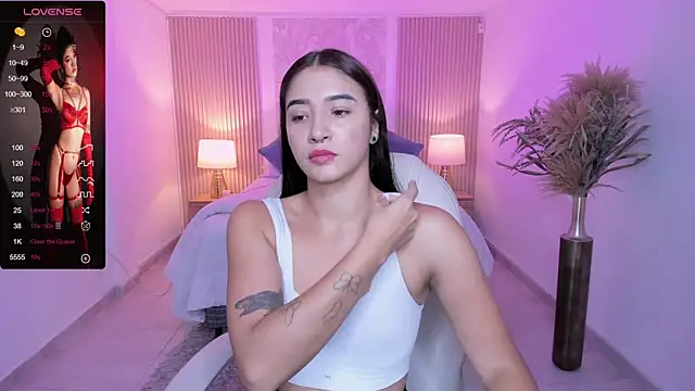 Snapshot of Antonella_Grayy chatting on October 2025 10:59:02 AM Antonella Grayy online show from October 2025 10:59:02 AM