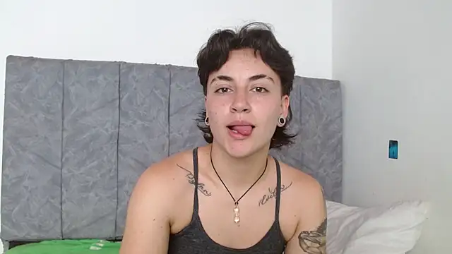 linda 33 online show from November 2025 06:41:04 PM