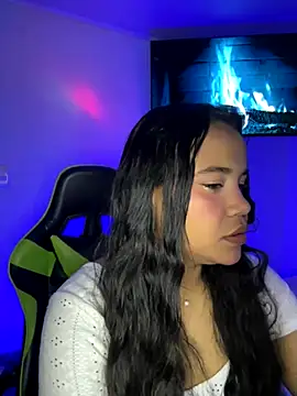 leila 22 online show from November 2025 07:07:01 AM