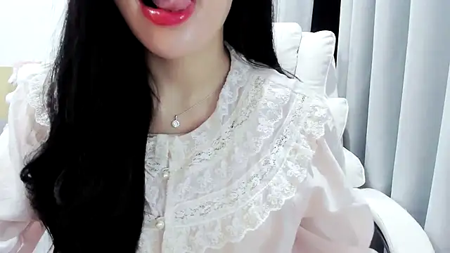 Lita-Julia online show from November 2025 07:16:02 PM