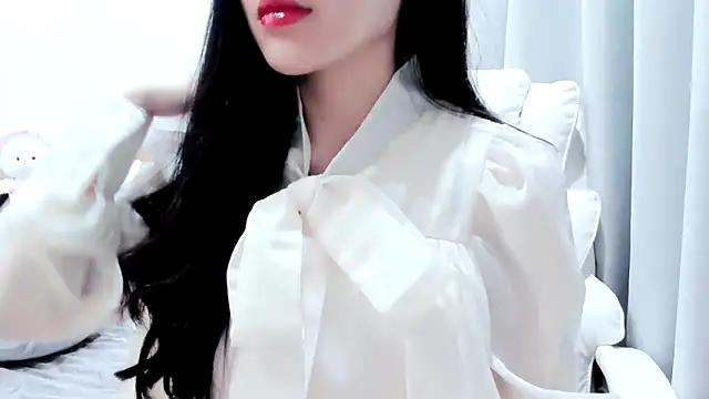 Lita-Julia online show from November 2025 05:15:01 PM