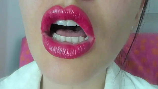 Snapshot of queen_fetish chatting on July 2026 11:00:01 PM queen fetish online show from July 2026 11:00:01 PM