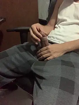 Snapshot of dedooelgrande chatting on November 2025 08:40:01 AM dedooelgrande online show from November 2025 08:40:01 AM