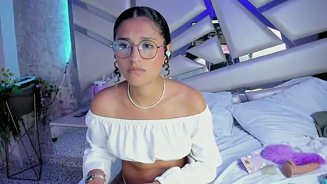 Miia002 online show from February 2025 09:25:02 AM