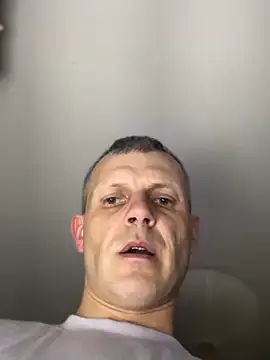 Snapshot of Arthur2288@xh chatting on April 2026 11:13:02 PM Arthur2288xh online show from April 2026 11:13:02 PM