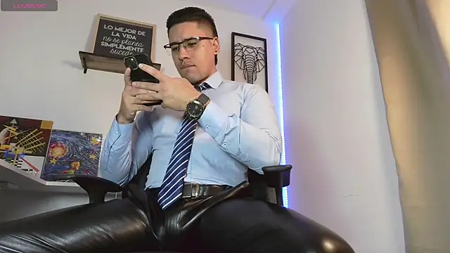 Snapshot of Thonydupont chatting on October 2025 11:27:02 PM Thonydupont online show from October 2025 11:27:02 PM