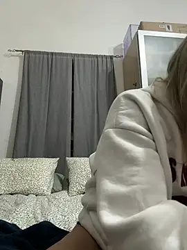 LadyScarlett-xk online show from December 2024 08:34:01 PM