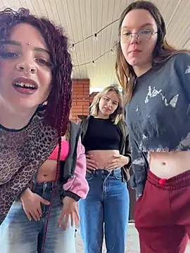 RollingGirls online show from April 2026 01:03:02 PM