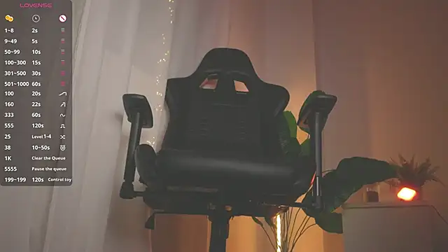 Snapshot of BellaGiaxx chatting on January 2025 06:20:01 PM BellaGiaxx online show from January 2025 06:20:01 PM